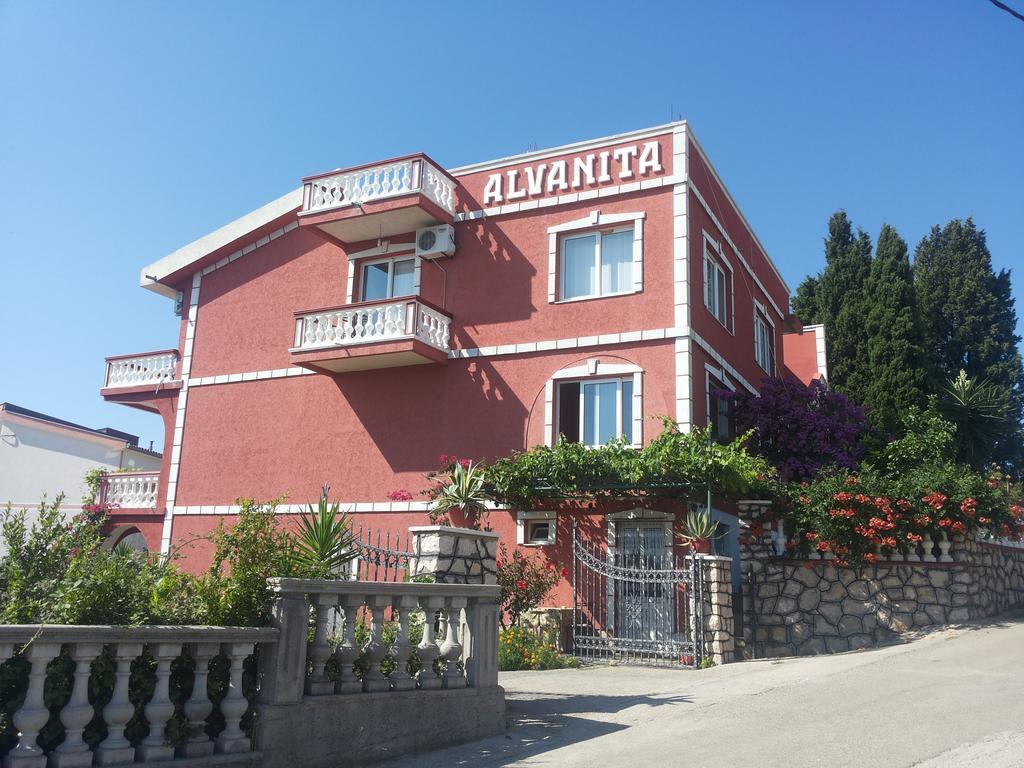 Alvanita Apartments อุลซิน ภายนอก รูปภาพ
