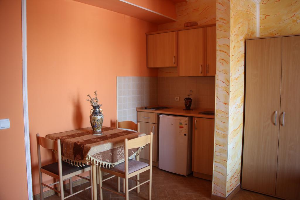 Alvanita Apartments อุลซิน ภายนอก รูปภาพ