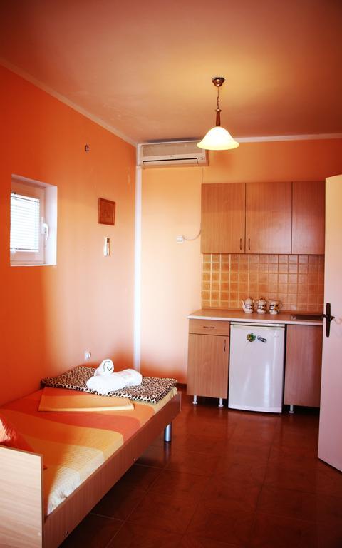 Alvanita Apartments อุลซิน ภายนอก รูปภาพ