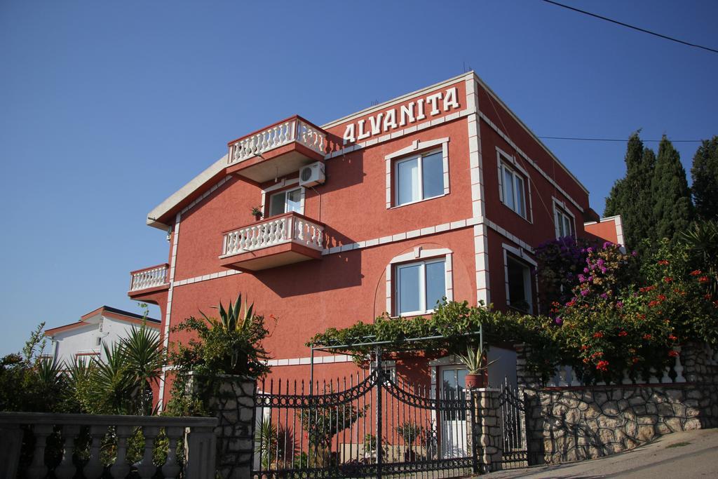 Alvanita Apartments อุลซิน ภายนอก รูปภาพ