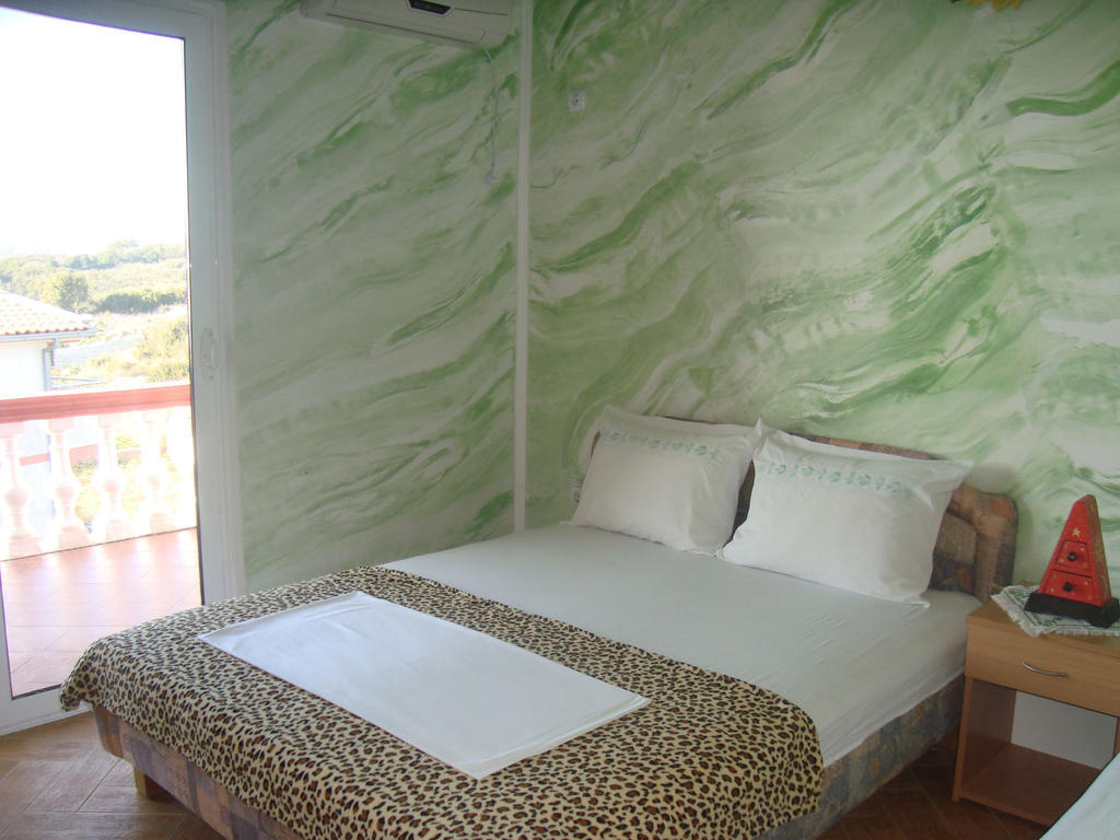 Alvanita Apartments อุลซิน ภายนอก รูปภาพ